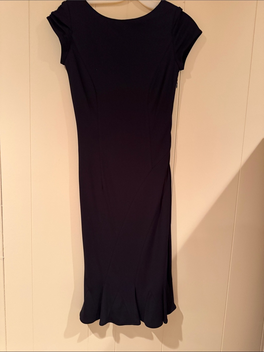 Kay Unger Black Cap-Sleeve Midi Dress line size 2 dress